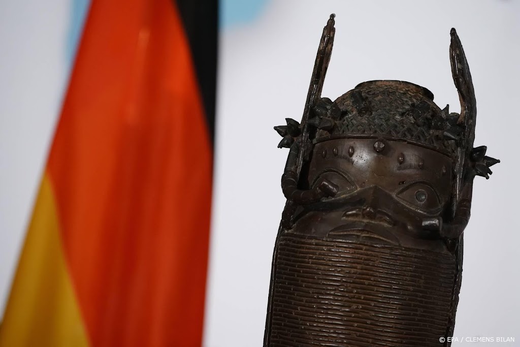 Duitsland overhandigt geroofde kunstschatten aan Nigeria