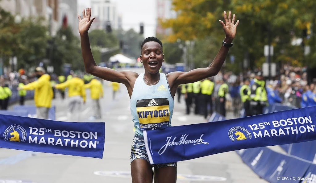 Keniaanse winnares marathon Boston voor zes jaar geschorst