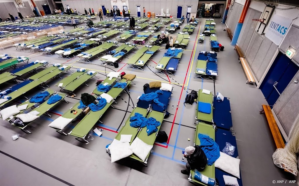 Asielzoekers komende weken weer naar sport- en evenementenhallen