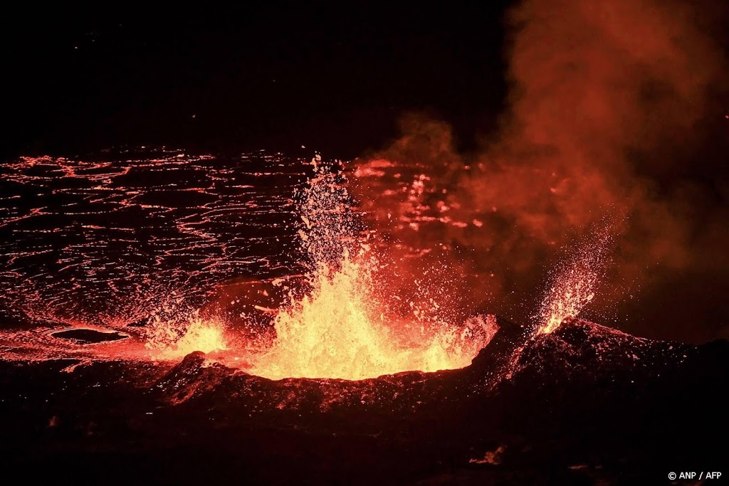 Minder lava uit uitgebarsten vulkaan IJsland