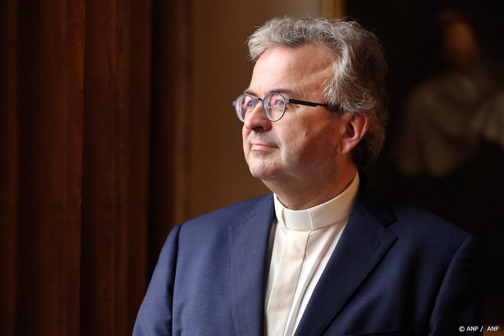 Oud-bisschop Harrie Smeets (63) van Roermond overleden