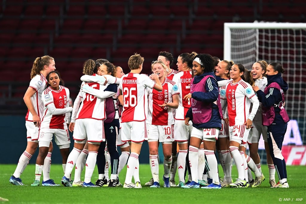 Ajax klopt ook Bayern in ArenA en leidt verrassend in CL-poule