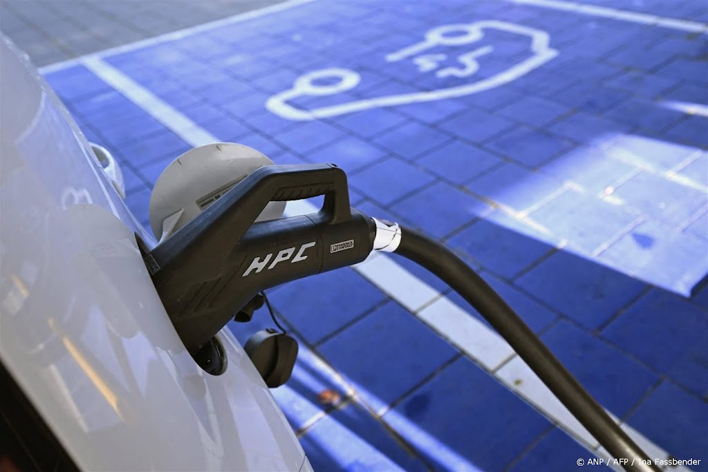 Scholz wil EU-breed beleid voor subsidies stekkerauto's