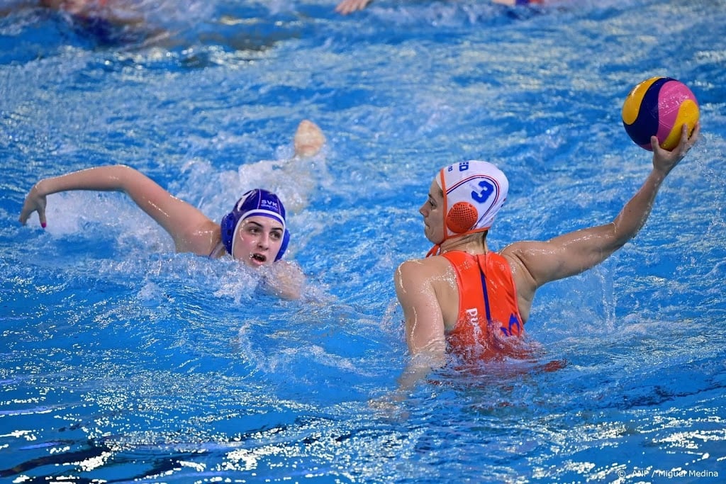 Waterpolosters winnen eenvoudig van Frankrijk