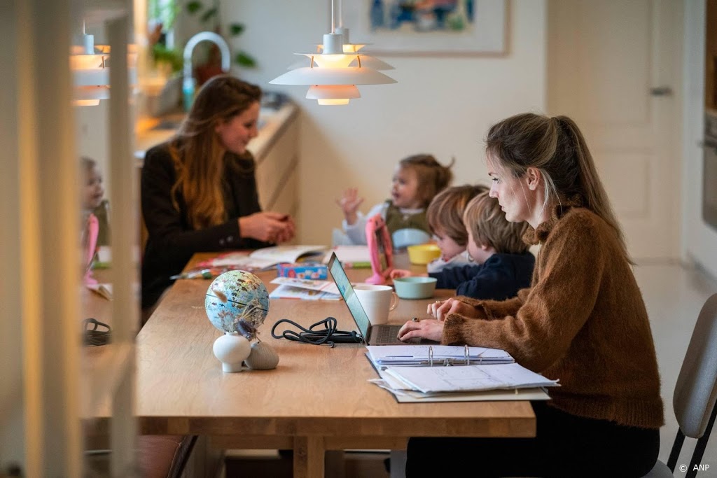 Vakbonden maken zich zorgen om thuiswerkende ouders