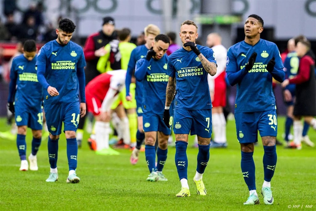 Energiek FC Utrecht bezorgt koploper PSV eerste puntenverlies