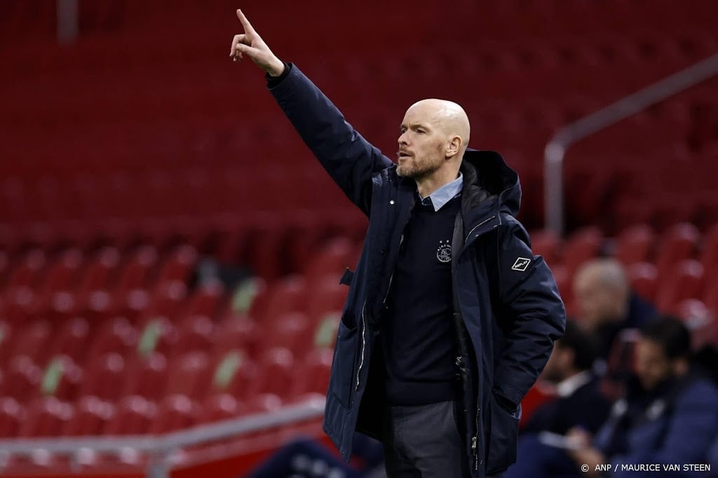 Trainer Ten Hag geniet een uur van Ajax