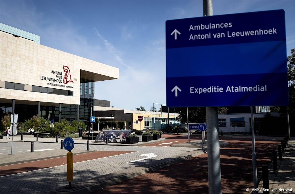 Zitactie personeel ziekenhuis Antonie van Leeuwenhoek voor cao