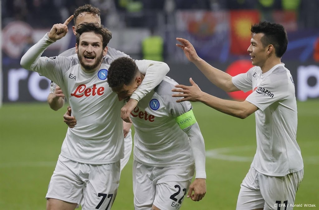 Napoli wint in Frankfurt en neemt voorschot op kwartfinaleplek
