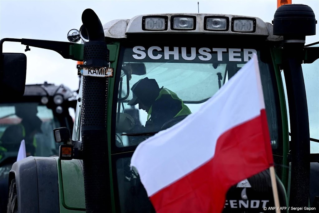 Poolse regering kritisch op pro-Russisch spandoek bij boerenactie