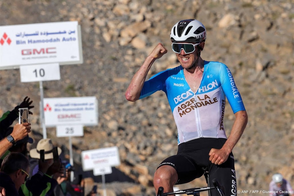 Wielrenner O'Connor wint etappe in UAE Tour, Vine nieuwe leider