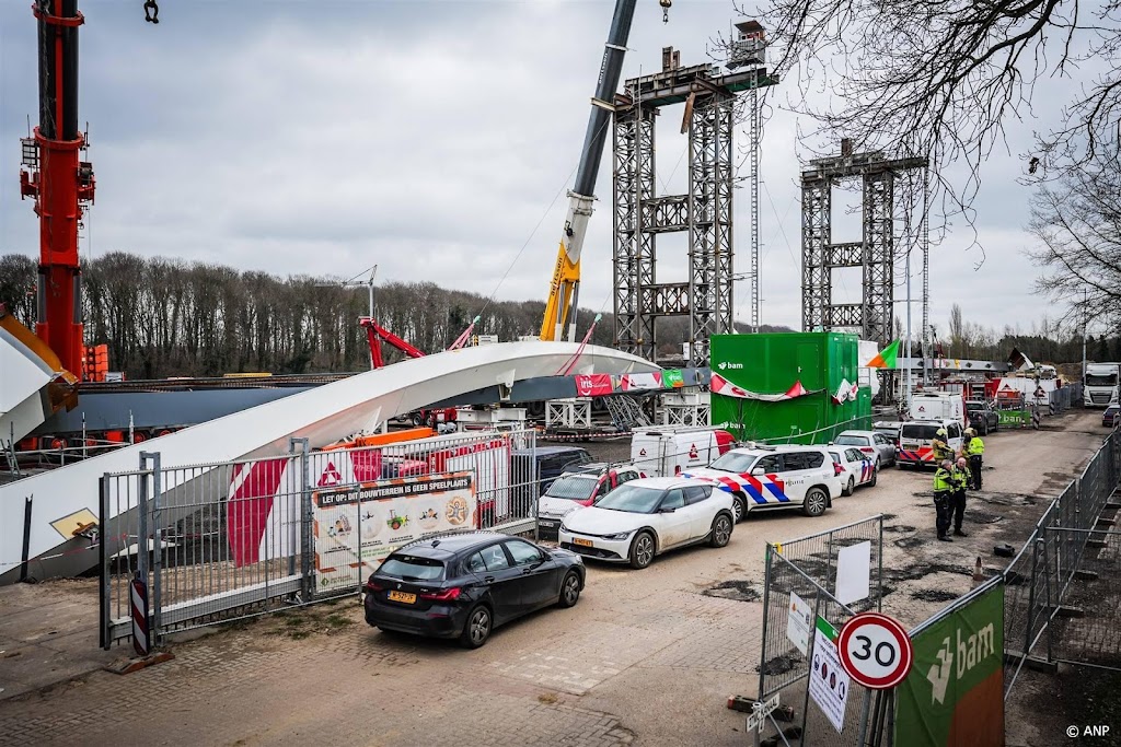 Burgemeester Lochem 'zeer geschokt' door dodelijk brugongeluk