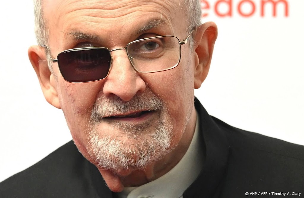 Man veroordeeld voor poging tot moord op Salman Rushdie