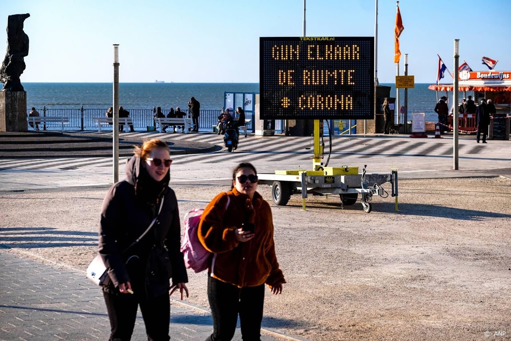 Oproep burgemeesters badplaatsen: kom niet naar het strand