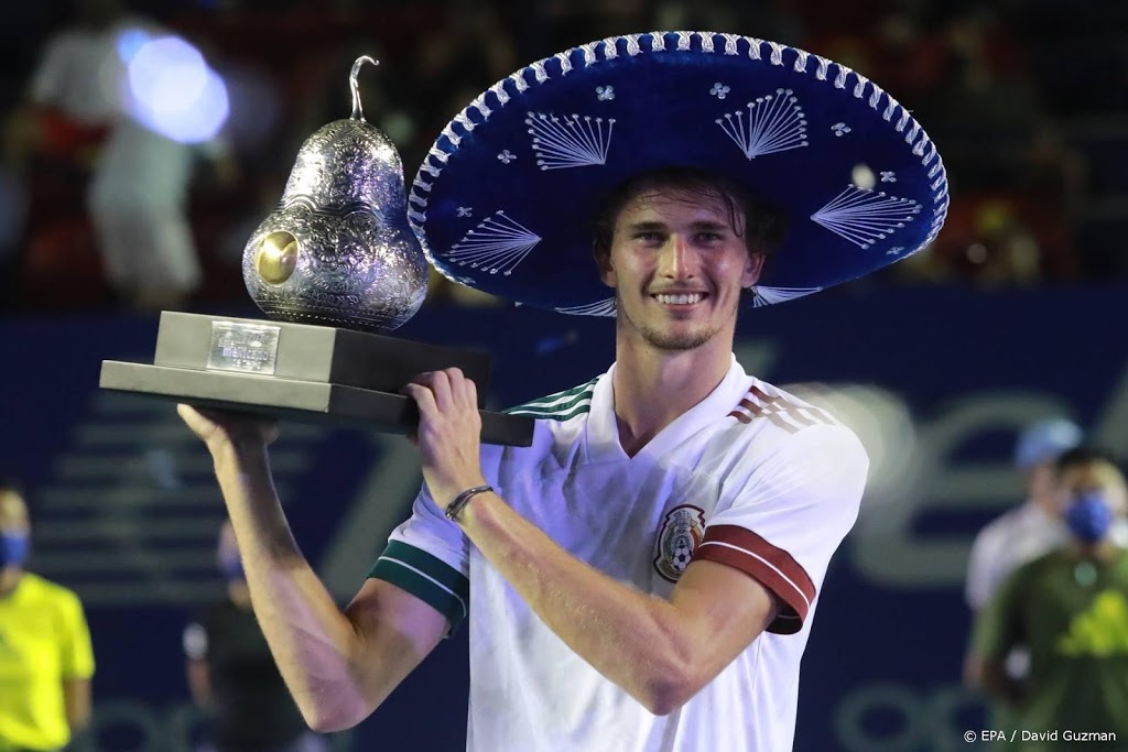 Zverev klopt Tsitsipas in Mexico en grijpt veertiende titel