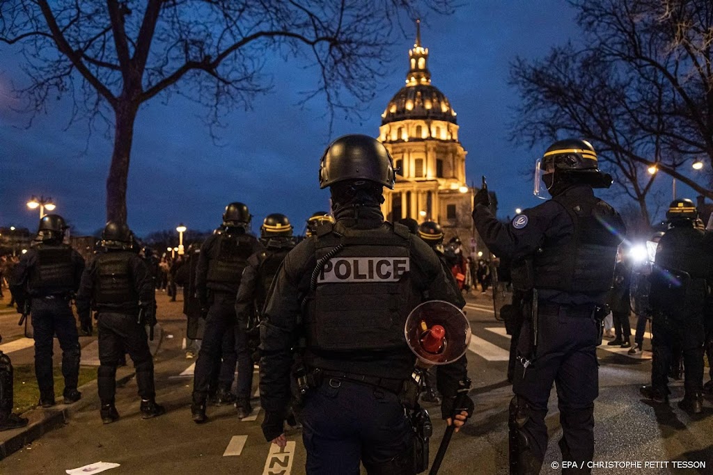 Honderden arrestaties bij ongeregeldheden Frankrijk na stemming