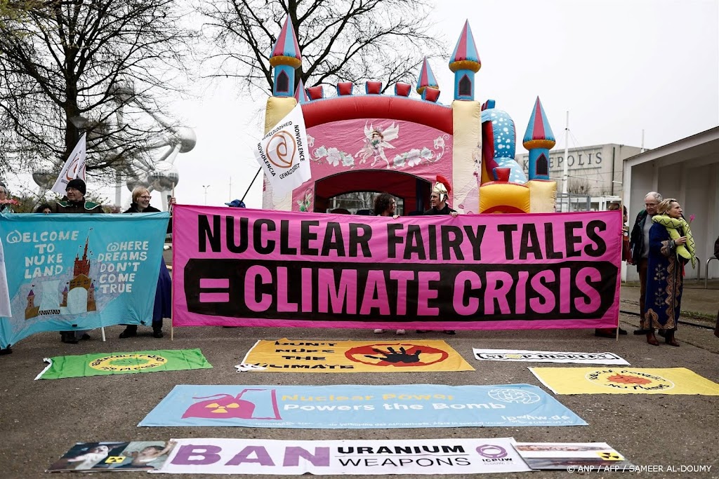 Tegenstanders kernenergie opgepakt tijdens nucleaire top Brussel