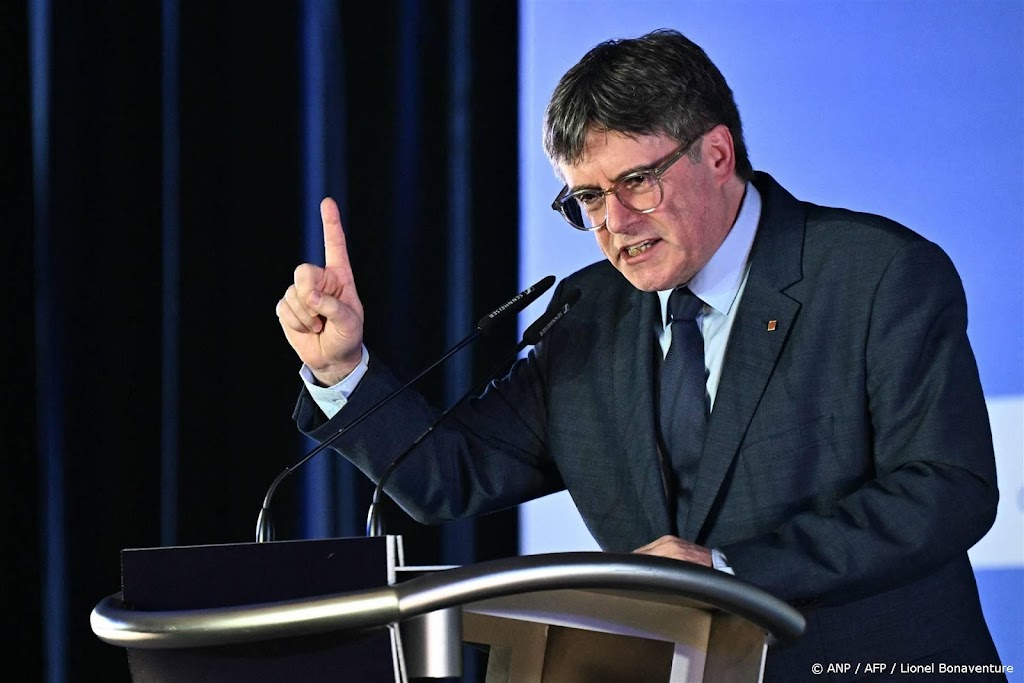 Gevluchte Catalaanse ex-premier Puigdemont stelt zich herkiesbaar