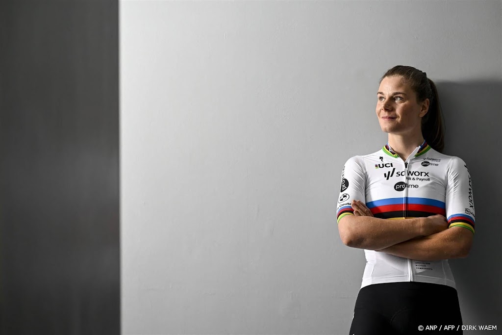 Wereldkampioene Kopecky rijdt in Milaan-Sanremo eerste koers