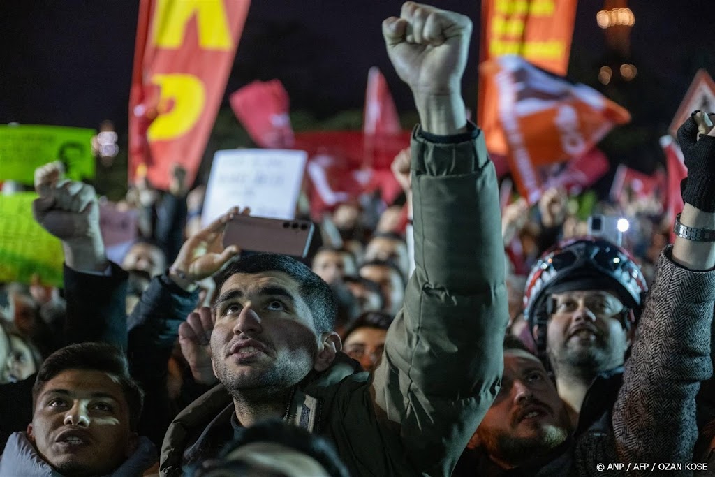 Weer duizenden demonstranten in Istanbul ondanks verbod