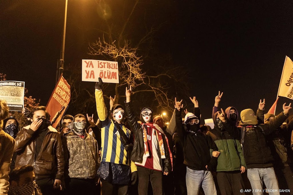 Turkse oppositie claimt 300.000 deelnemers bij protesten Istanbul