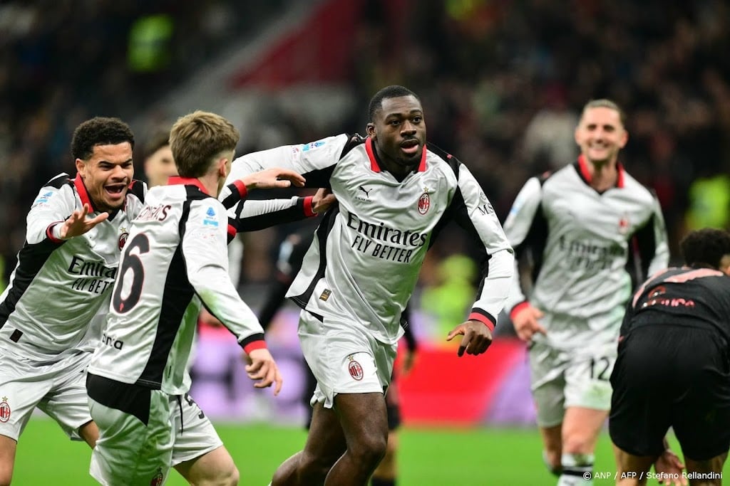 AC Milan houdt druk op koploper Internazionale met zege op Torino