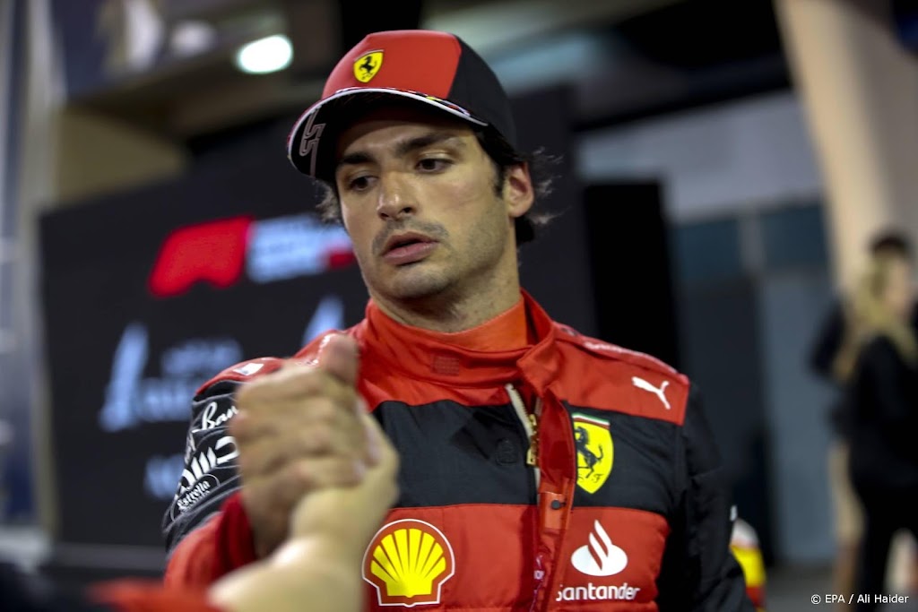 Sainz rijdt ook komende twee jaar voor Ferrari in Formule 1