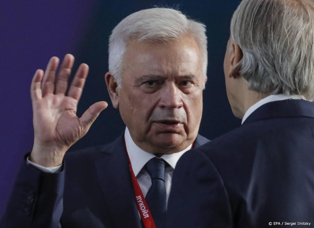 Miljardair en topman Russische oliemaatschappij Lukoil treedt af