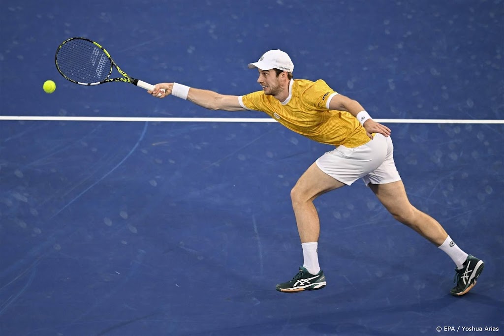 Tennisser Van de Zandschulp naar halve finale in München 