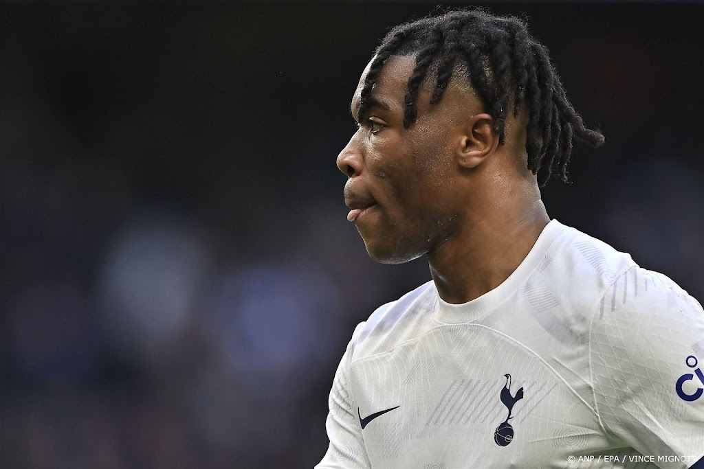Tottenham Hotspur rest van seizoen zonder verdediger Udogie 