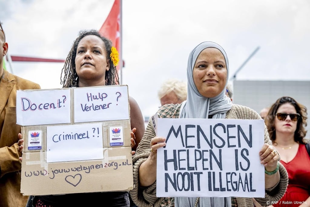 VluchtelingenWerk noemt verwerpen strafbaarstelling 'lichtpuntje'