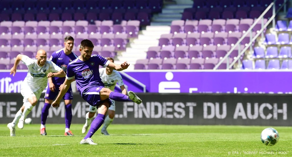 Voetballers Duitse club Erzgebirge Aue met schrik vrij op snelweg