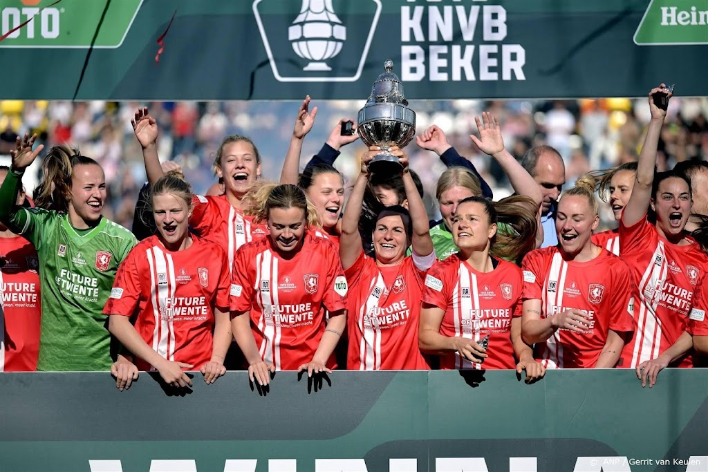 Voetbalsters FC Twente naar finale Eredivisie Cup