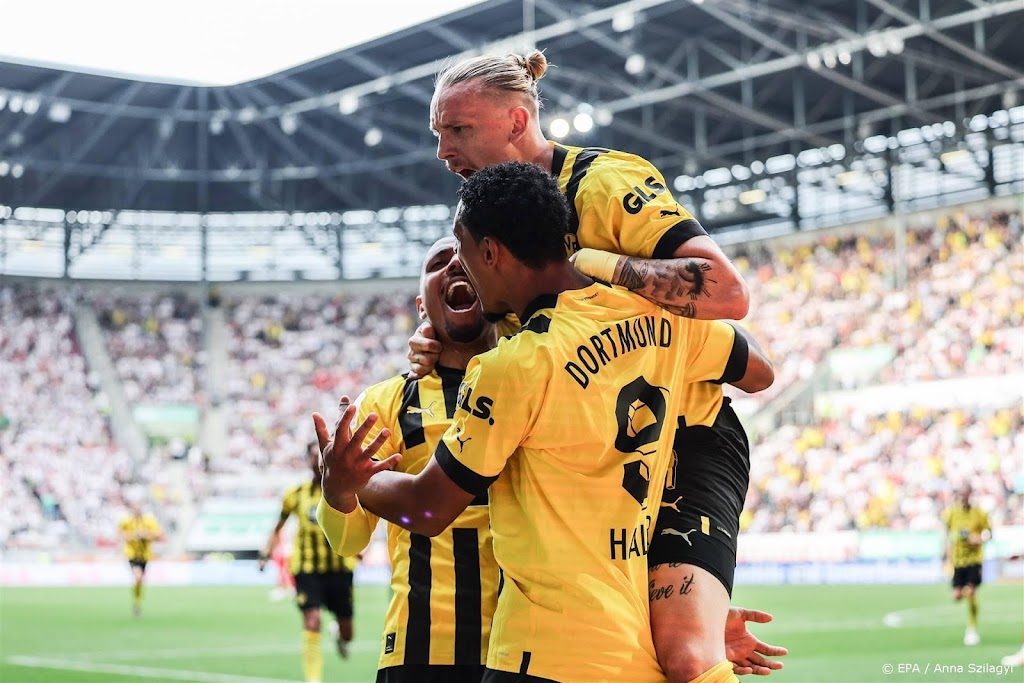 Borussia Dortmund pakt leiding met nog één speelronde te gaan 