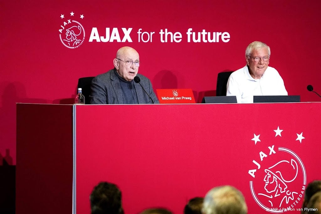 Commissaris Van Wijk haalt hard uit naar bestuursraad van Ajax