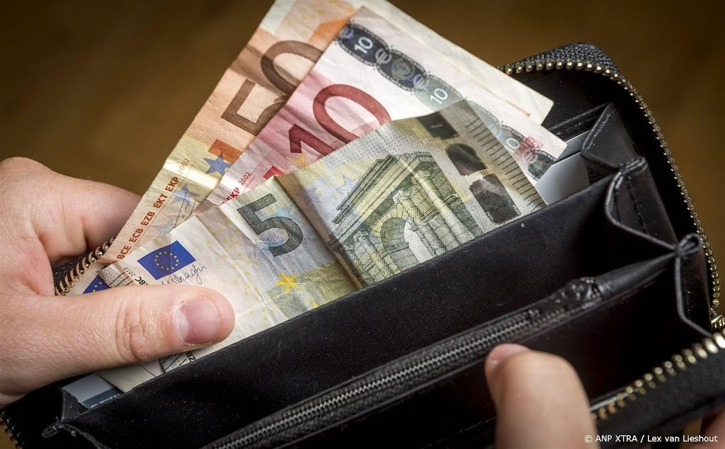 Meer cash uit de muur sinds oproep voor contant geld in huis