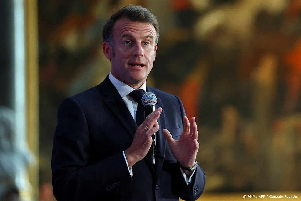 Macron belooft stappen tegen politieke islam in Frankrijk