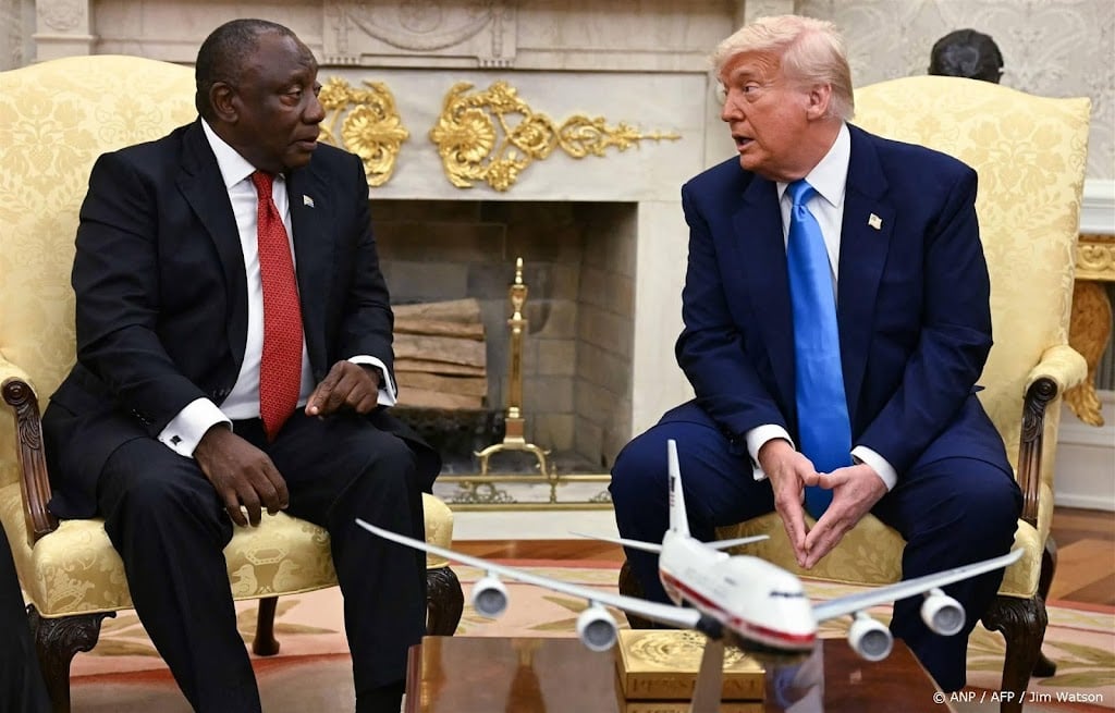 Trump toont Ramaphosa beelden over vermeende genocide Zuid-Afrika