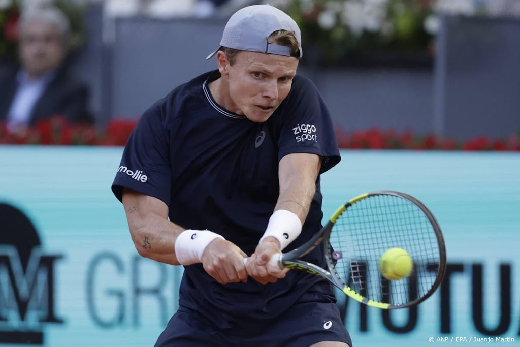 Amerikaan Zheng houdt De Jong uit hoofdtoernooi Roland Garros