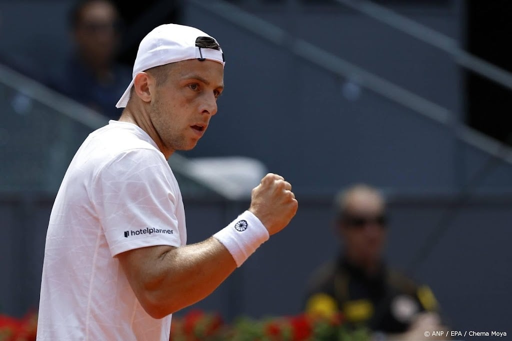 Griekspoor en Van de Zandschulp ontlopen toptennissers in Parijs