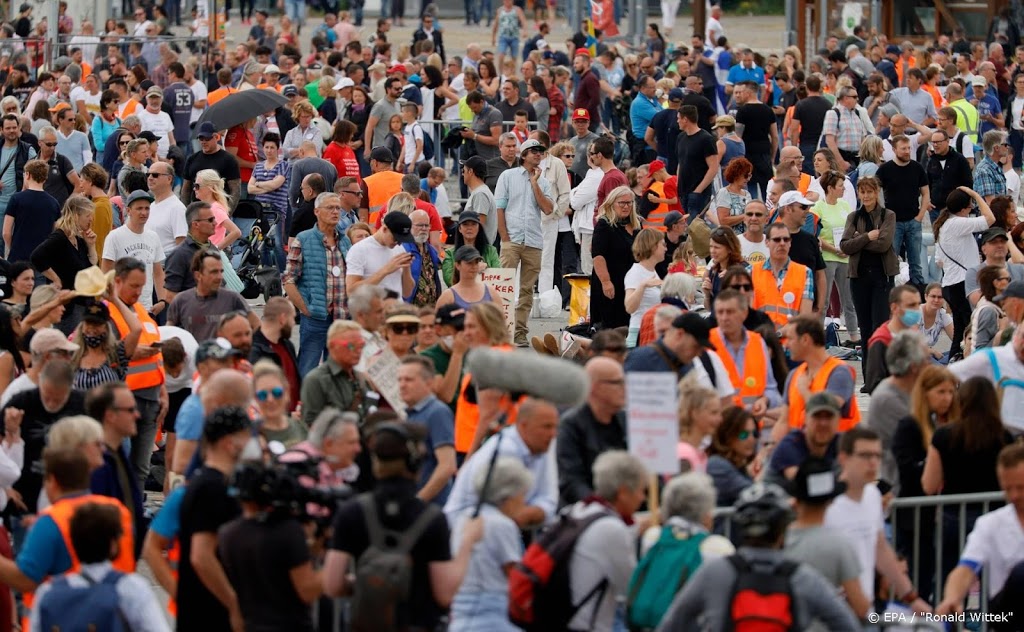 Ruim 400 mensen betrokken bij rellen Stuttgart