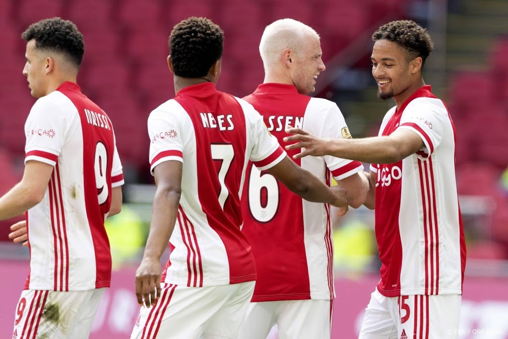 Ajax oefent tegen Bayern München en Anderlecht