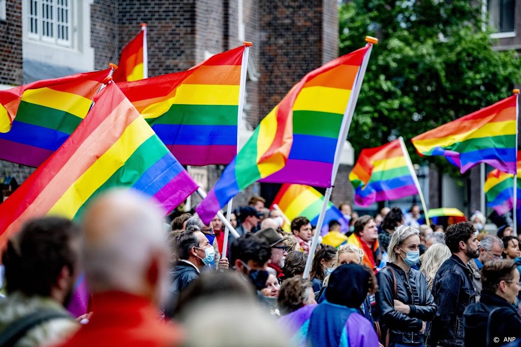 Ruim 500 aanwezigen bij protest tegen Hongaarse anti-LHBTI-wet 