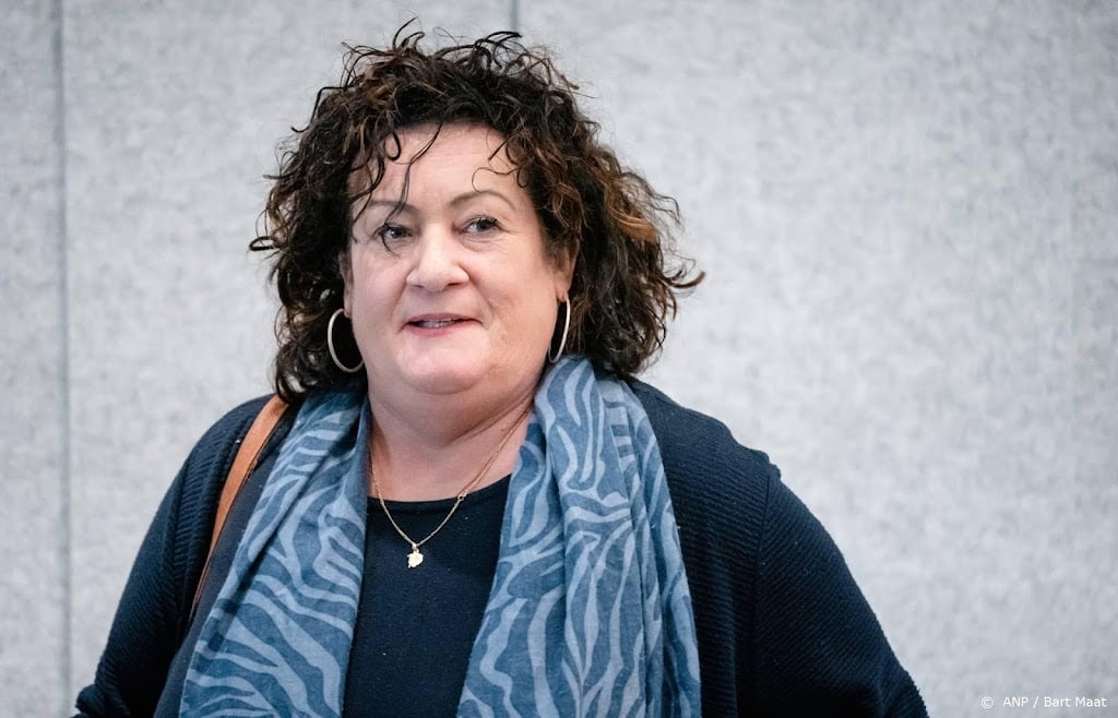 Tweede Kamerlid Van der Plas en boerin Bertie op boerenactiedag