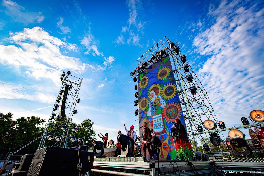 Duizenden bij benefietrally voor Oekraïne op Museumplein