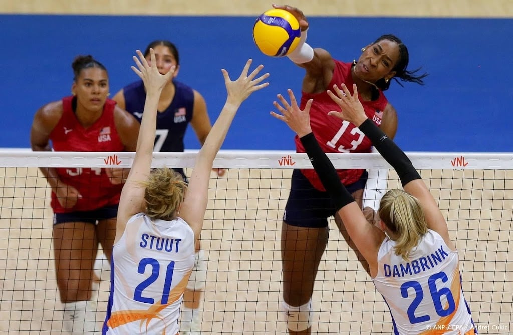 Volleybalsters verliezen ook in drie sets van Verenigde Staten