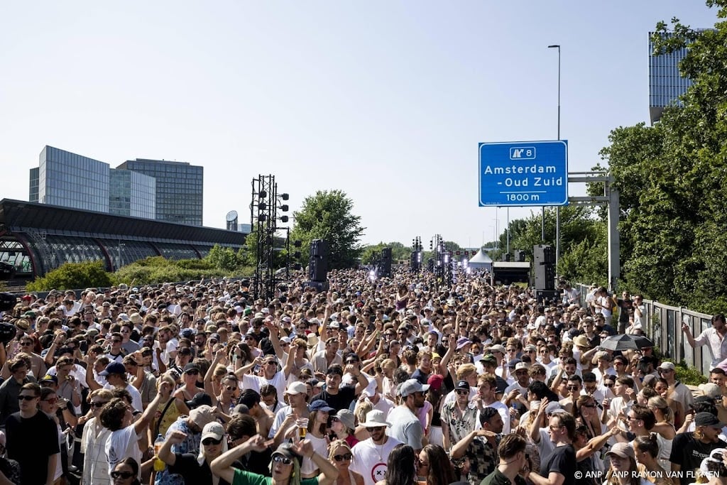 Grote drukte bij Festival op de Ring in Amsterdam
