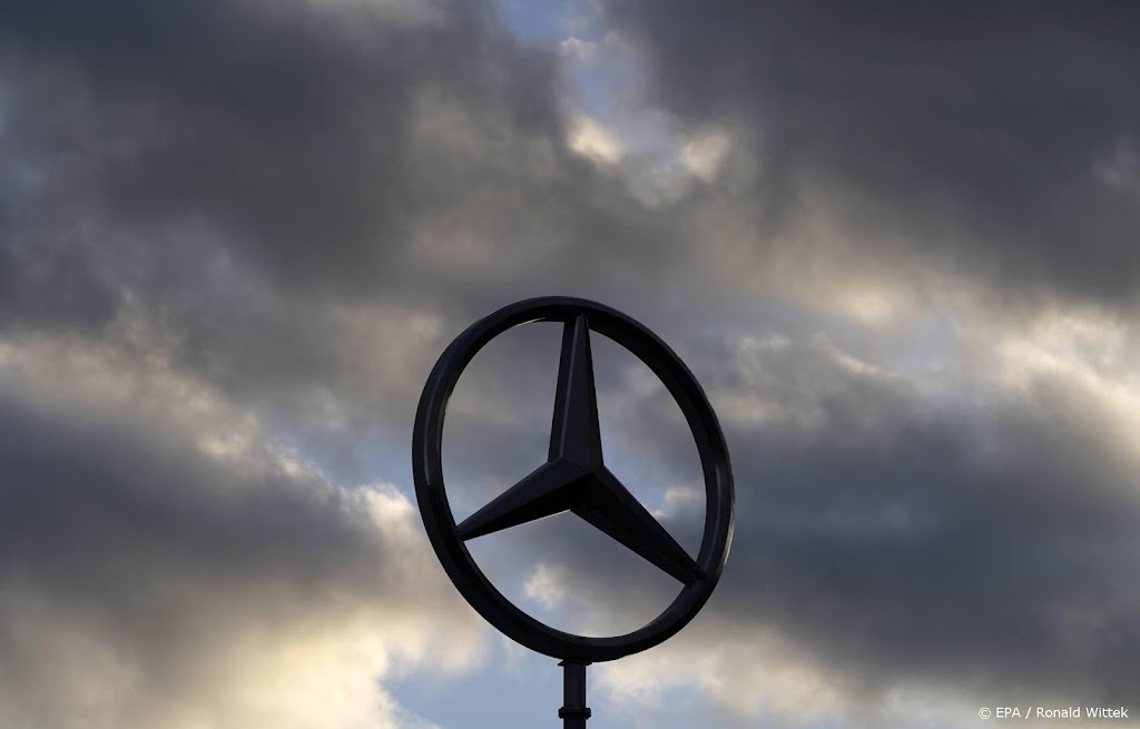 Moeder Mercedes-Benz somberder over verkopen door chipschaarste