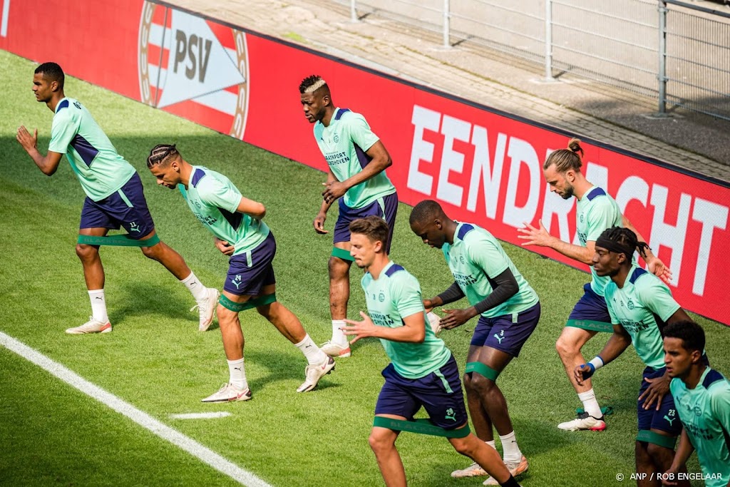 PSV begint thuiswedstrijd tegen Galatasaray met Gakpo op de bank