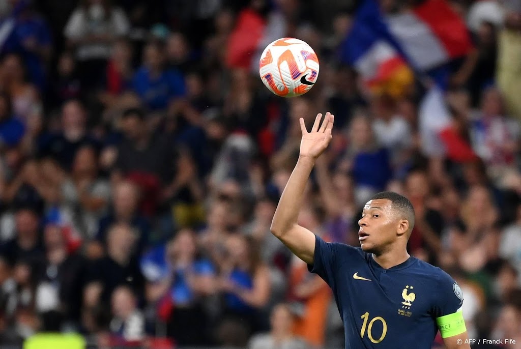 PSG gaat zonder Mbappé op oefenstage naar Japan